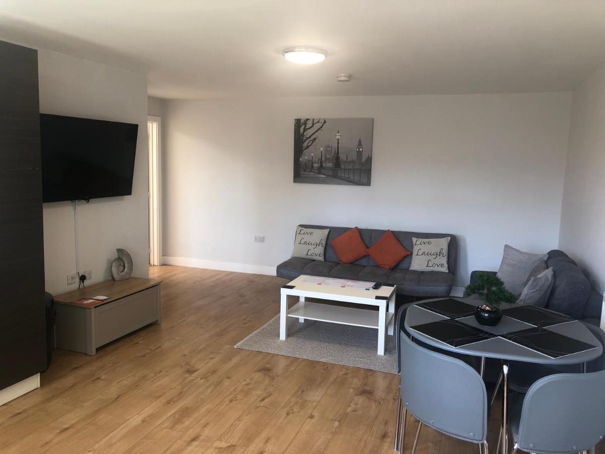 Large Ground Floor Pet Friendly 2 Bedroom Apartment With Free Parking Лафборо Экстерьер фото